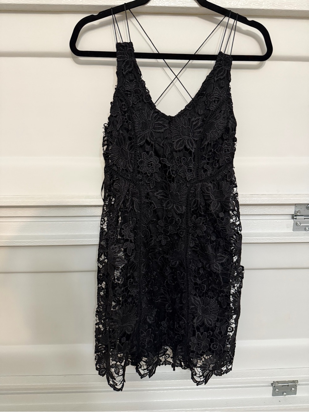 Romeo + Juliet Couture Black Floral Lace Crisscross Strappy Dress